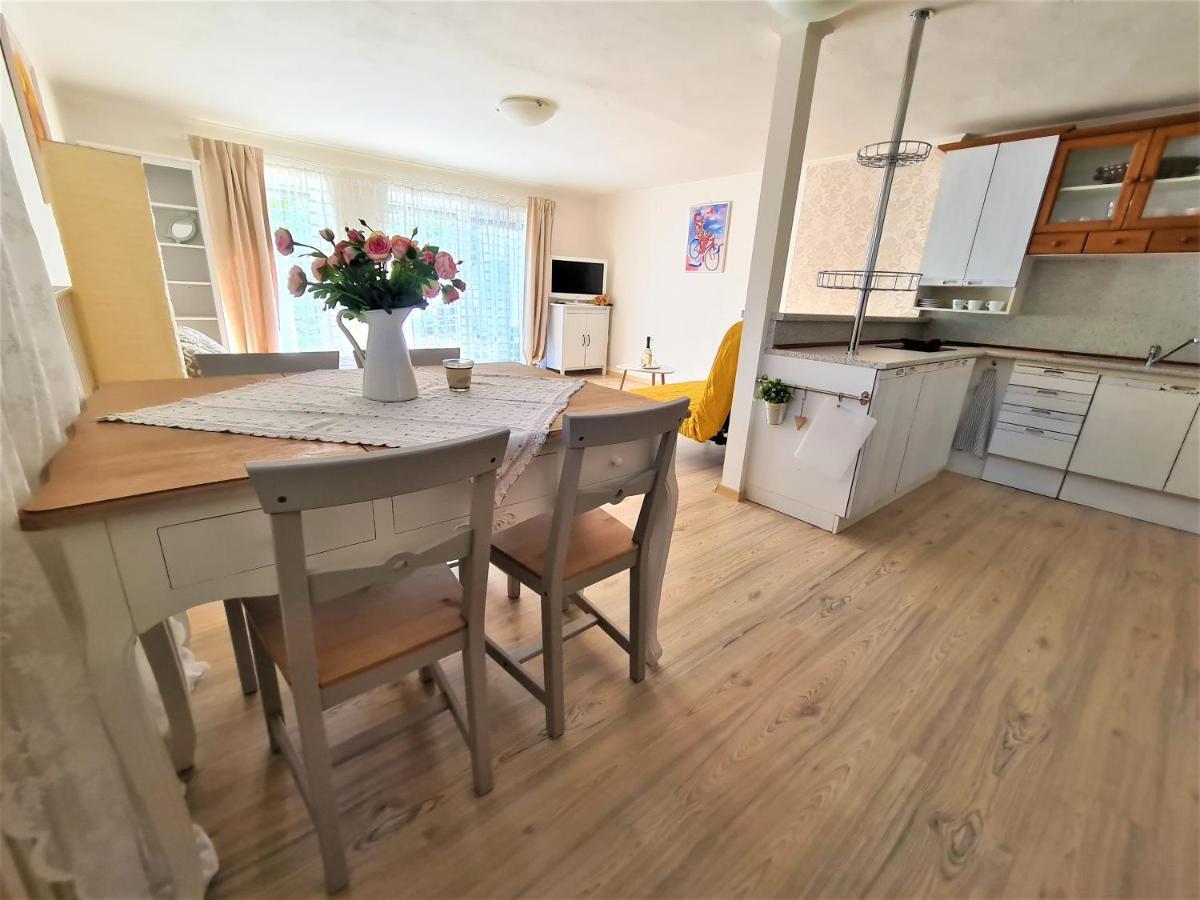 Apartman Prace Lägenhet Exteriör bild