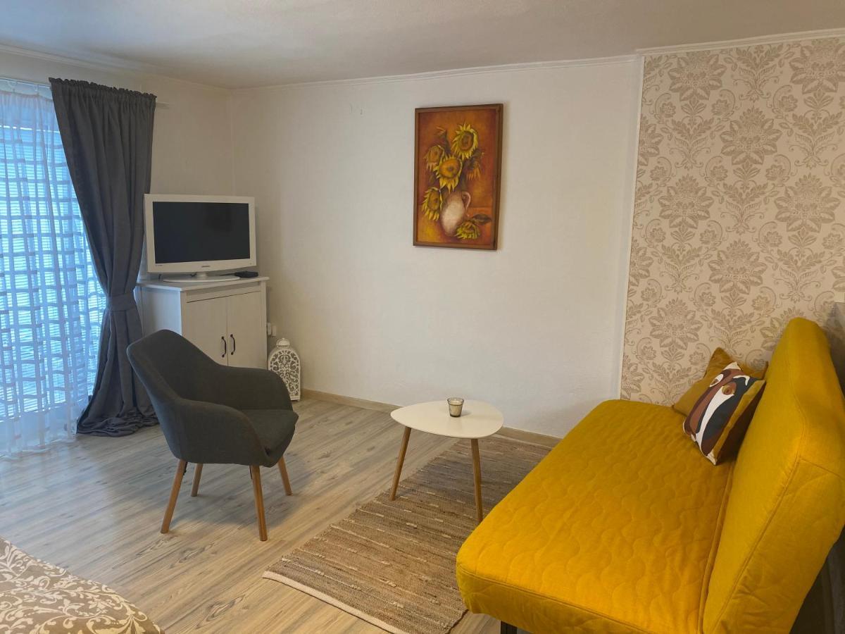 Apartman Prace Lägenhet Exteriör bild