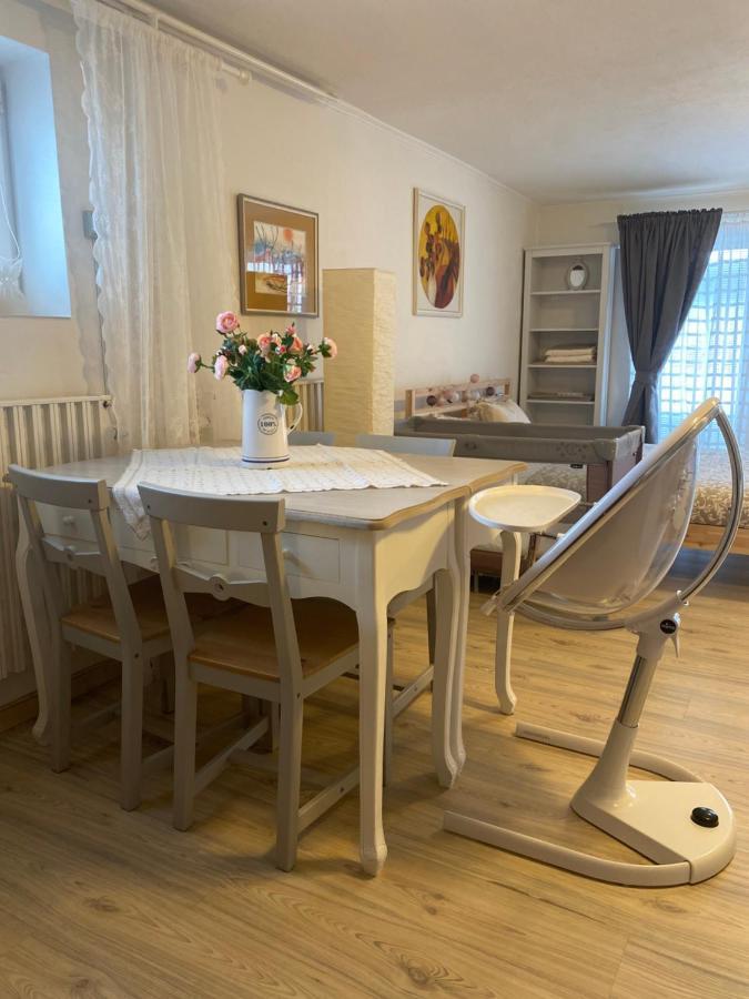 Apartman Prace Lägenhet Exteriör bild